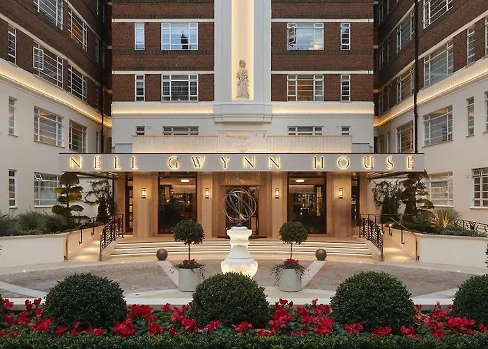 Glamorous Art Deco Flat In Chelsea